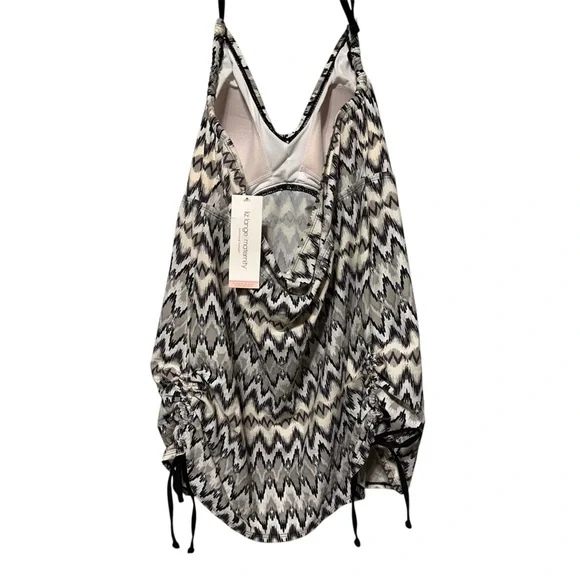 Liz Lange Maternity Swim Top NWT XL | Black & White Geometric - Picture 2 of 6